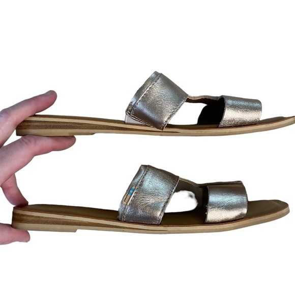 Toms Leather Slide Sandal in platinum H-shaped band 8.5 - Picture 6 of 15